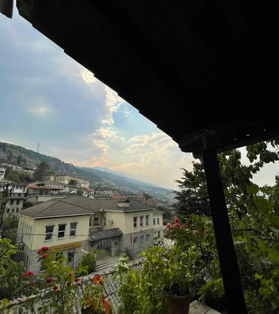 Guesthouse Klajd Gjirokaster 0*,