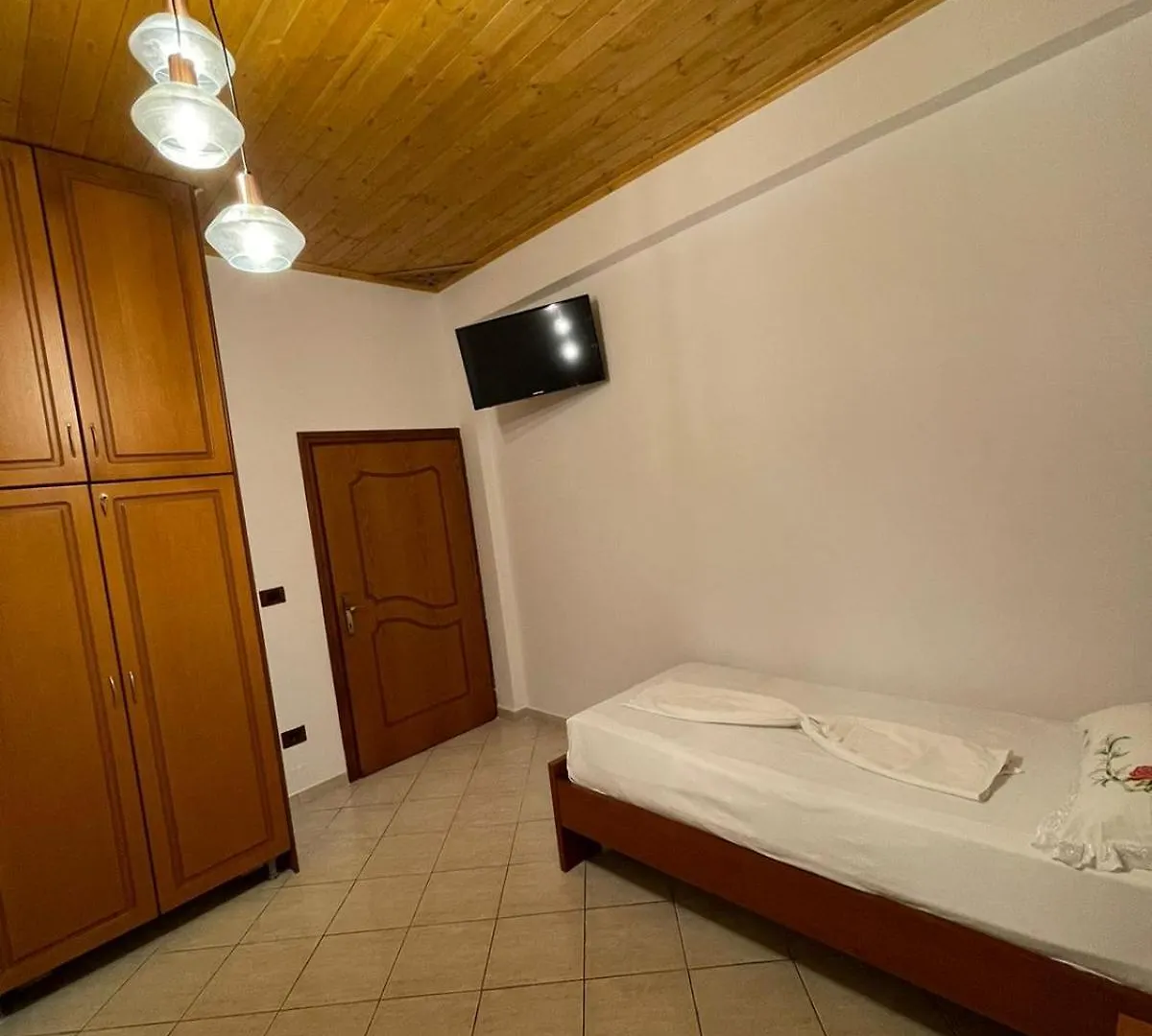 Apartment Guesthouse Klajd Gjirokaster Albania